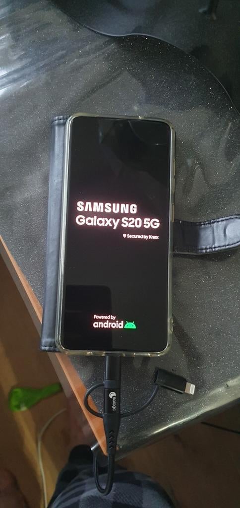 Samsung Galaxy S20 - 128GB - Met hoesje, Telecommunicatie, Mobiele telefoons | Samsung, Gebruikt, Galaxy S20, Touchscreen, Ophalen of Verzenden