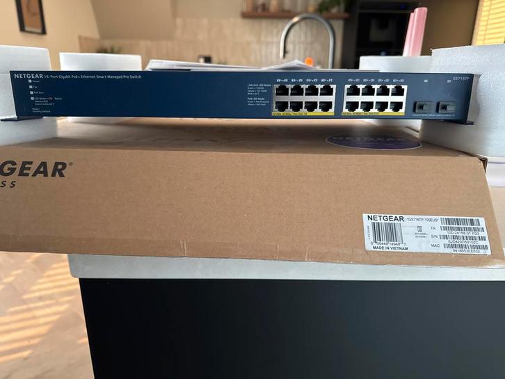 Netgear GS716TP 16-Poorts Gigabit PoE+ Switch - Nieuw, Computers en Software, Netwerk switches, Nieuw, Ophalen of Verzenden