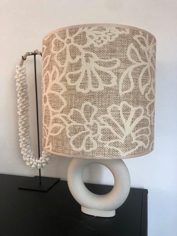 Handgemaakte lampenkap van jute! beschikbaar voor biedingen