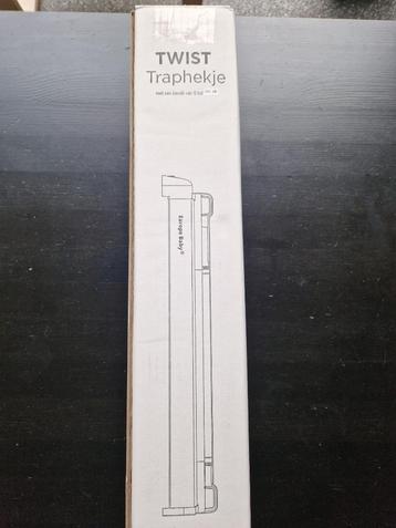 Traphekje oprolbaar - Wit - Nieuw beschikbaar voor biedingen