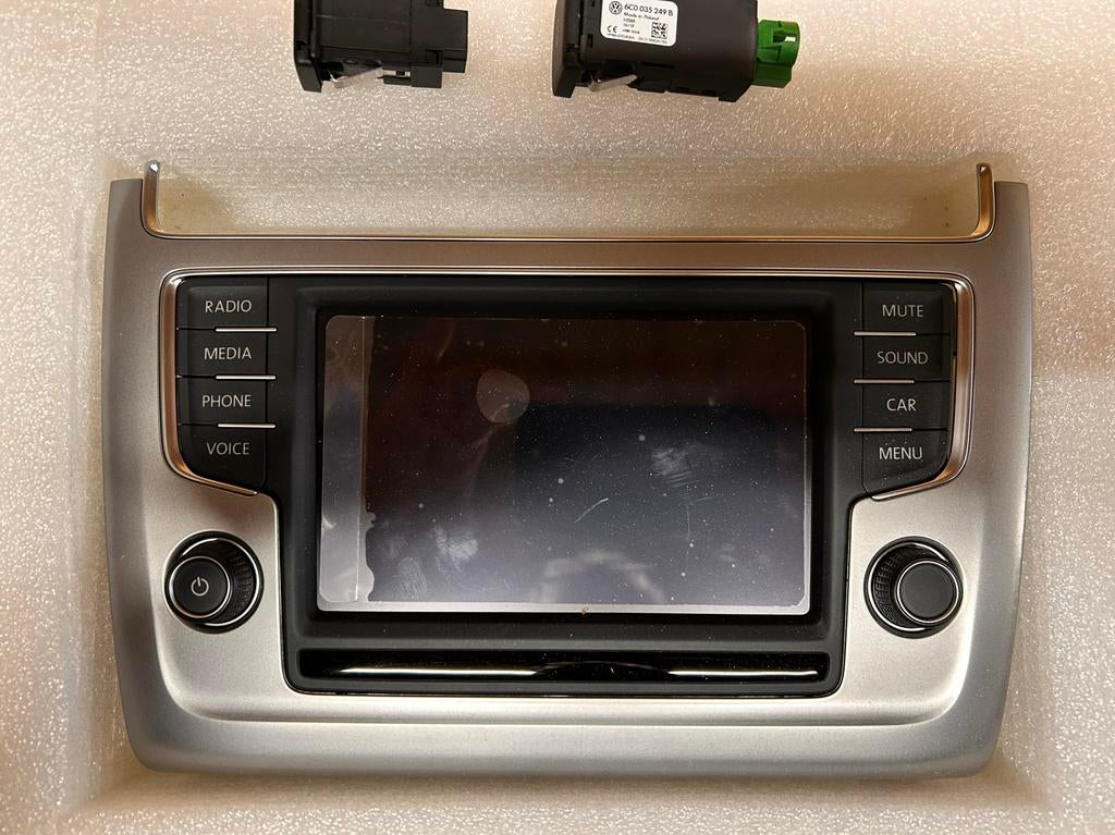 Volkswagen radio multimedia infotaiment systeem, Auto diversen, Autonavigatie, Nieuw, Ophalen of Verzenden