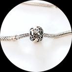 Pandora All Around the World 791718CZ / zirkonia hartje, Pandora, Ophalen of Verzenden, Zo goed als nieuw, 1 bedel