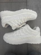 Nike P6000 - Maat 39 - Nieuw, Kleding | Dames, Ophalen, Zo goed als nieuw, Wit, Sneakers of Gympen