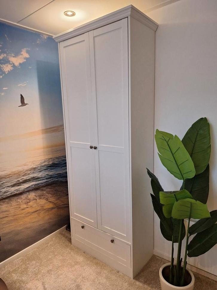 Witte Leenbakker kast 200x 74,5 x 36, Huis en Inrichting, Kasten | Kledingkasten, Ophalen