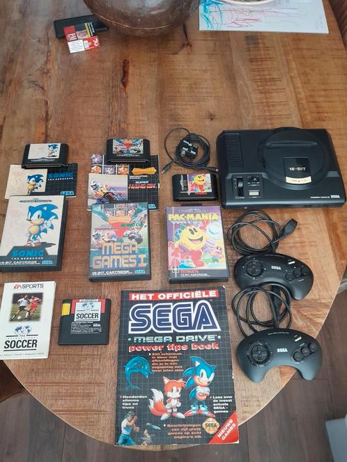 Sega Megadrive, Spelcomputers en Games, Spelcomputers | Sega, Gebruikt, Mega Drive, Met 2 controllers, Ophalen of Verzenden