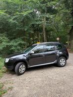 Dacia Duster 1.6 Laureate – Zwart metallic – APK tot 07/2026, Auto's, Voorwielaandrijving, Stof, 4 cilinders, Duster
