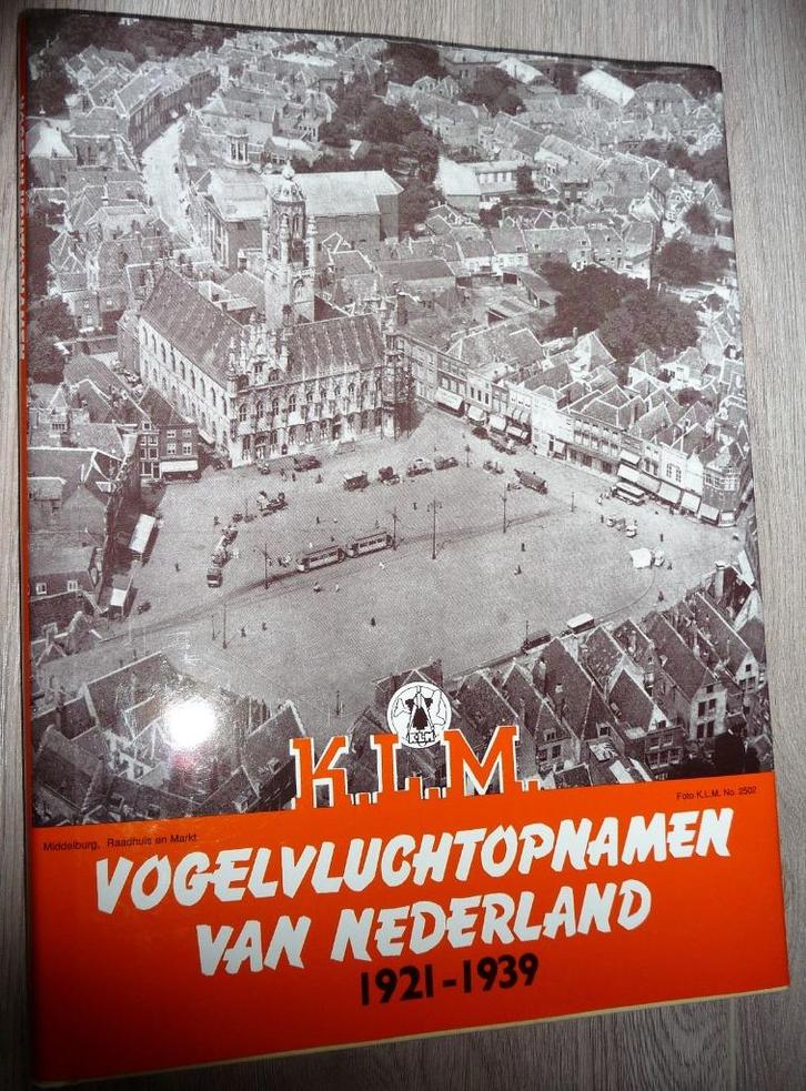 KLM Vogelvluchtopnamen van Nederland 1921 – 1939, Verzamelen, Luchtvaart en Vliegtuigspotten, Zo goed als nieuw, Boek of Tijdschrift