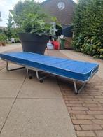 Opklapbed / Logeerbed - Compact en Handig, Blauw, Metaal, Modern, Verstelbaar