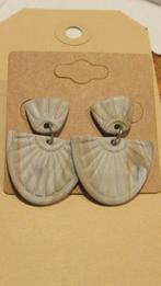 Handgemaakte waaiervormige oorbellen, Overige materialen, ., Nieuw, Ophalen of Verzenden