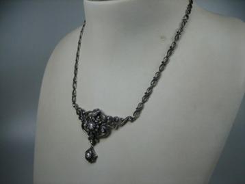 Antiek Geelgouden 14 karaat collier met diamanten beschikbaar voor biedingen