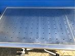 wastafel voor begrafenisondernemer of moskee, Diversen, Braces