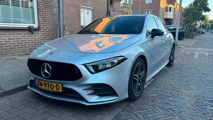 Mercedes-Benz A-Klasse A 180 136pk 7G-DCT 2019 Grijs, Auto's, Mercedes-Benz, Particulier, A-Klasse, Benzine, Hatchback, Automaat