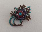 Vintage broche glittersteentjes paars blauw rood, Sieraden, Tassen en Uiterlijk, Broches, 4 tot 7 cm, Koper, Blauw, Ophalen of Verzenden