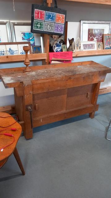 Vintage Houten Werkbank beschikbaar voor biedingen