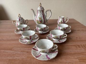 antiek Hollands kinderservies compleet beschikbaar voor biedingen