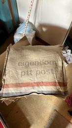 Kussen gemaakt van postzak, Ophalen of Verzenden, Gebruikt