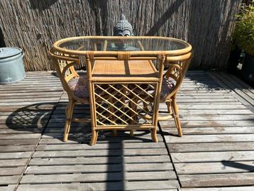 Prachtige vintage set tafel en stoelen prijs=vast beschikbaar voor biedingen