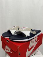 Maat 48,5 - Nike Air Max 1 Slide Obsidian University Red, Slippers, Overige kleuren, Verzenden, Nike