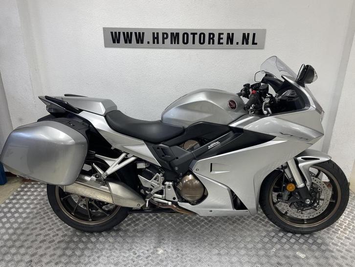 Honda VFR800 VFR800F VFR 800 F ABS TC FINAL EDITION BOVA, Motoren, Motoren | Honda, Bedrijf, Sport, meer dan 35 kW, ABS, Traction Control