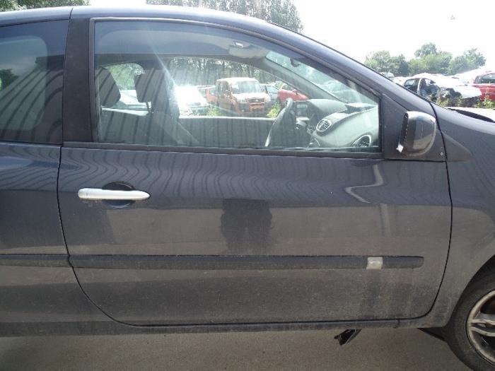 Portier 2Deurs rechts van een Renault Clio (TEB66), Auto-onderdelen, Carrosserie en Plaatwerk, Deur, Renault, Gebruikt, 3 maanden garantie