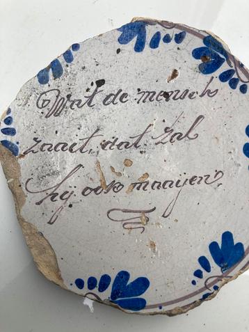 Friese terpvondst spreukbord fragment beschikbaar voor biedingen