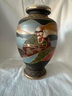 Vintage Japanse Satsuma vaas met Samurai figuur, Ophalen of Verzenden