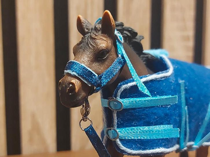 Schleich paarden deken (exclusief paard), Verzamelen, Dierenverzamelingen, Nieuw, Beeldje of Figuurtje, Paard, Ophalen of Verzenden