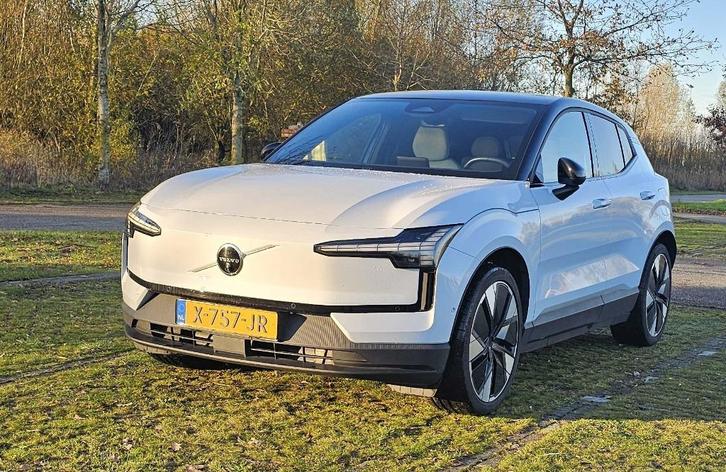 Volvo EX30 Ultra Ext. Range 272pk soh 98,5% PANO Cloud Blue, Auto's, Volvo, Particulier, EX30, 360° camera, ABS, Achteruitrijcamera