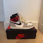 Air Jordan 1 High light smoke grey maat 42, Kleding | Heren, Schoenen, Overige kleuren, Nike, Ophalen of Verzenden, Sneakers of Gympen