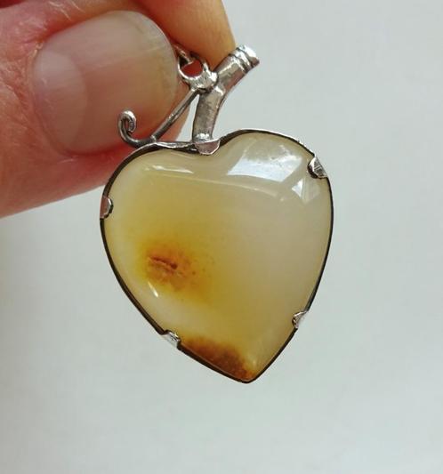 Oud Indonesisch zilveren hanger: hart-vormige agaat cabochon, Sieraden, Tassen en Uiterlijk, Antieke sieraden, Hanger, Zilver