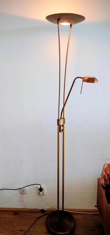 Mooie koperkleurige hallogeen vloerlamp  beschikbaar voor biedingen