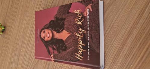 Rowena Rousseau - Happily Rich, Boeken, Overige Boeken, Zo goed als nieuw, Ophalen of Verzenden