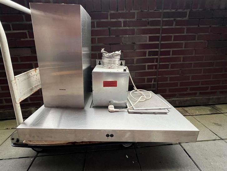 Een schouw-afzuigkap Siemend rvs (90*50 cm) voor €50?, Witgoed en Apparatuur, Afzuigkappen, Gebruikt, Vrijstaand, Wandschouwkap