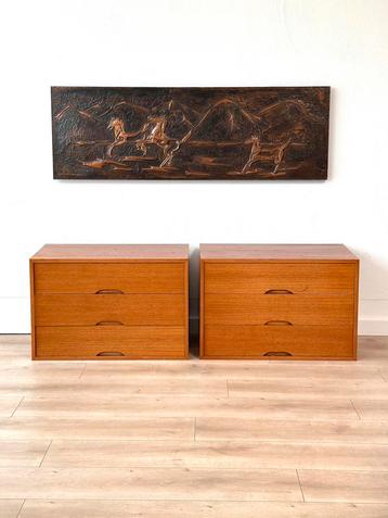 Set Vintage Teak Minimalistische Ladekasten Nachtkastjes beschikbaar voor biedingen