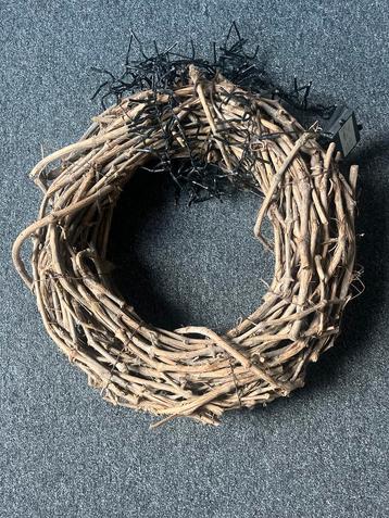 Houten Krans met Verlichting beschikbaar voor biedingen