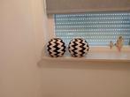 Twee decoratieve vazen met zigzagpatroon, Huis en Inrichting, Woonaccessoires | Vazen, Zwart, Aardewerk of Porselein, Ophalen of Verzenden