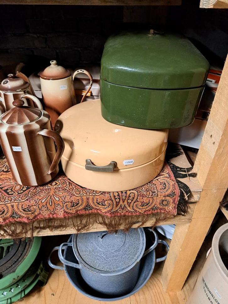 Rode emaille broodtrommel, Antiek en Kunst, Antiek | Emaille, Ophalen