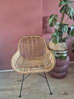 Een mooie rotan eetkamerstoel, Huis en Inrichting, Stoelen, Ophalen, Zo goed als nieuw, Bruin, Eén