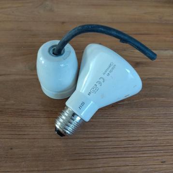 2x Warmtelamp 60W + Keramische Fitting - Terrarium/Pluimvee beschikbaar voor biedingen