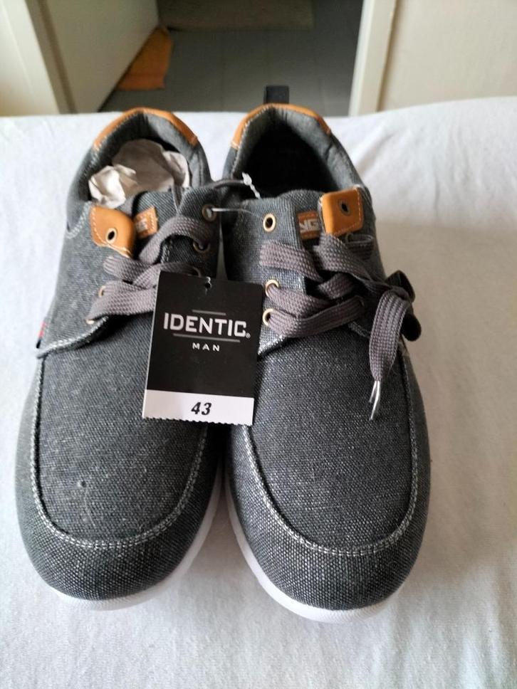 Nieuwe grijze schoenen maat 43, Kleding | Heren, Schoenen, Nieuw, Veterschoenen, Overige kleuren, Ophalen of Verzenden