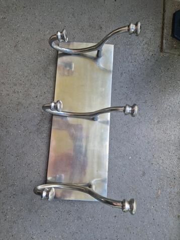 Aluminium kapstok beschikbaar voor biedingen