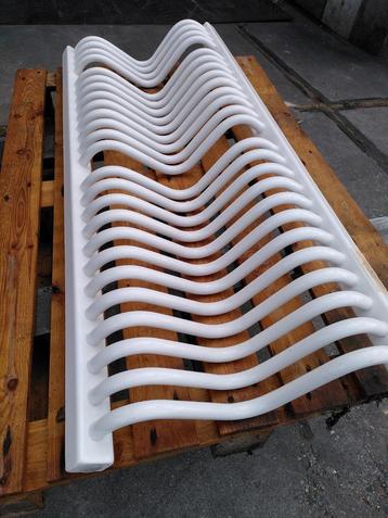 Hoek radiator beschikbaar voor biedingen