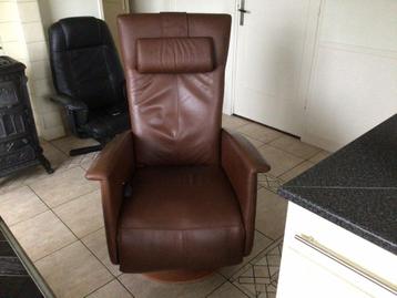 Prominent draai fauteuil beschikbaar voor biedingen