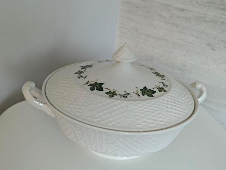 Marlborough old english ironstone by Simpsons Potters ltd, Antiek en Kunst, Antiek | Schalen, Ophalen of Verzenden