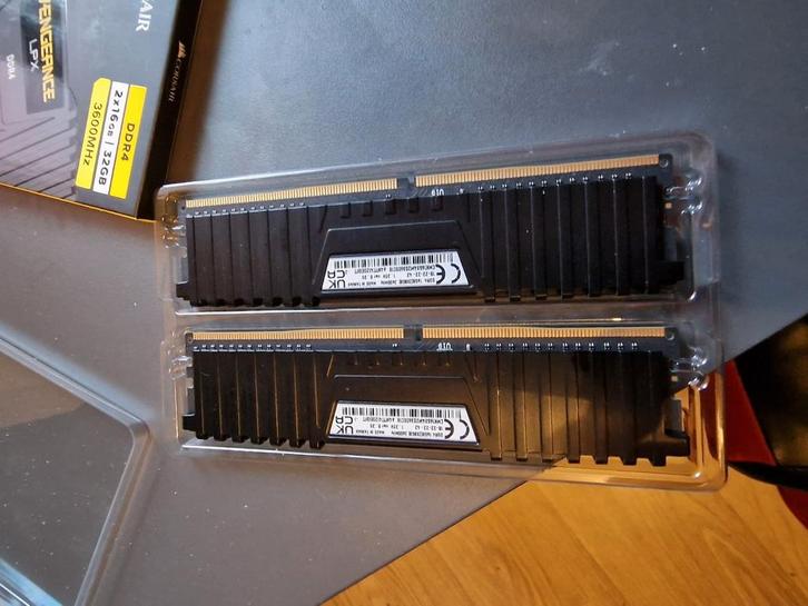 2 8GB ram geheugen DDR4, Computers en Software, RAM geheugen, Gebruikt, Desktop, 8 GB, DDR4, Verzenden