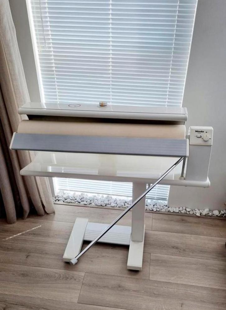 MIELE Mangel Strijkmachine izgst als nieuw, Witgoed en Apparatuur, Strijkijzers en Strijkplanken, Zo goed als nieuw, Ophalen