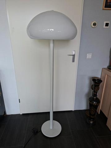 Paddestoellamp  beschikbaar voor biedingen