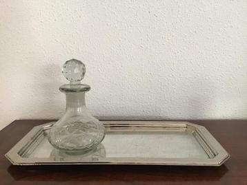 Lief klein brocante karafje. beschikbaar voor biedingen