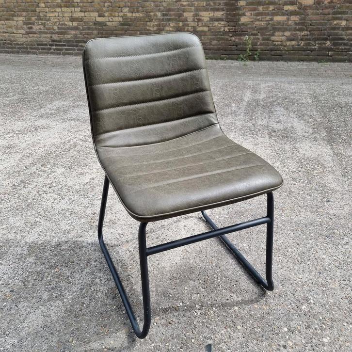 Nette eetkamerstoel groen met zwarte poten, Huis en Inrichting, Stoelen, Nieuw, Eén, Leer, Overige kleuren, Ophalen of Verzenden