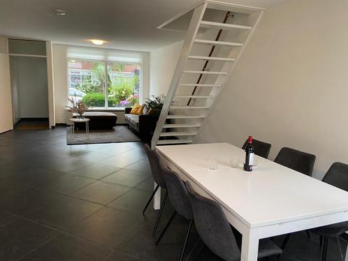 Compleet gerenoveerde gezins woning te huur in Groningen, Huizen en Kamers, Huizen te huur, Groningen, Tussenwoning, A++++